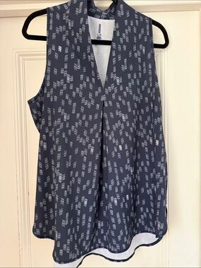 Lucy Navy & White Sleeveless V-Neck Geometric Print Camisole